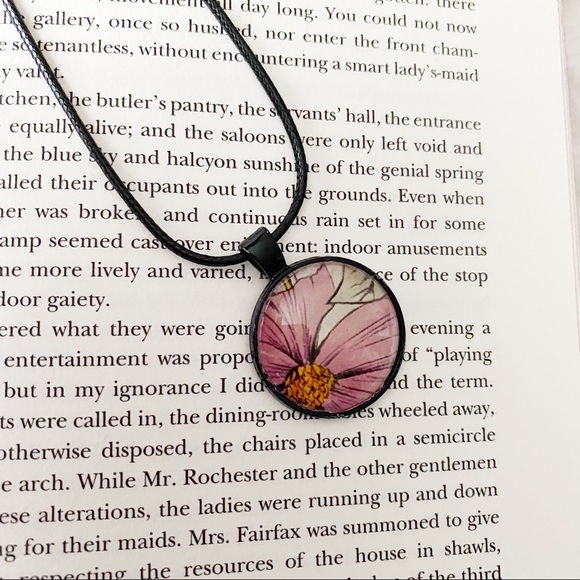 Beautiful Purple Floral Pendant • Necklace - Picture 5 of 6